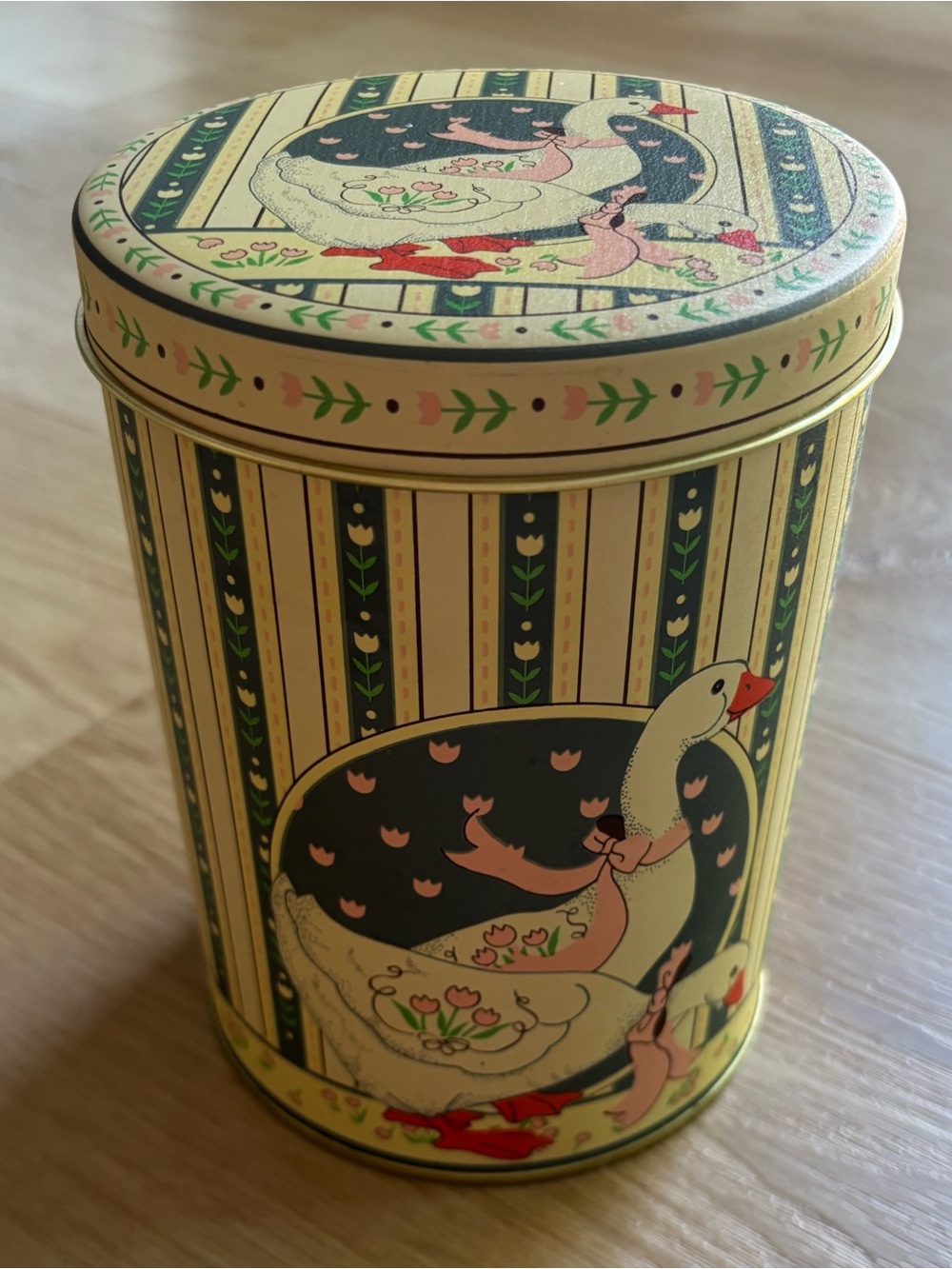 Vintage Decorative Goose Tin Canister set of 3 - Cream & Green - Picture 2 of 4